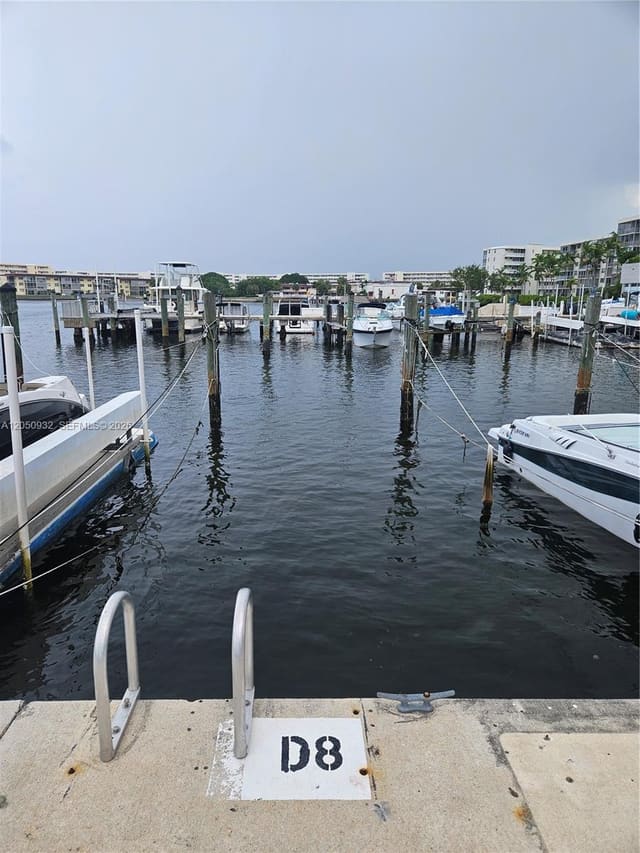 18081 Biscayne Boulevard 602, Aventura, FL 33160