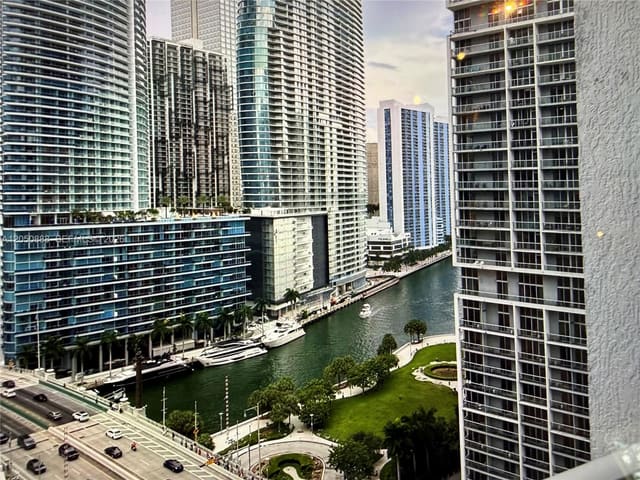 500 Brickell Avenue 2003, Miami, FL 33131