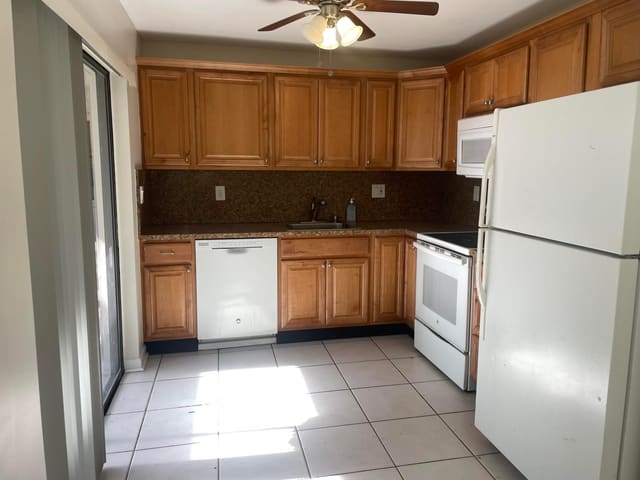 498 Piedmont K 498, Kings Point Piedmont, Delray Beach, FL