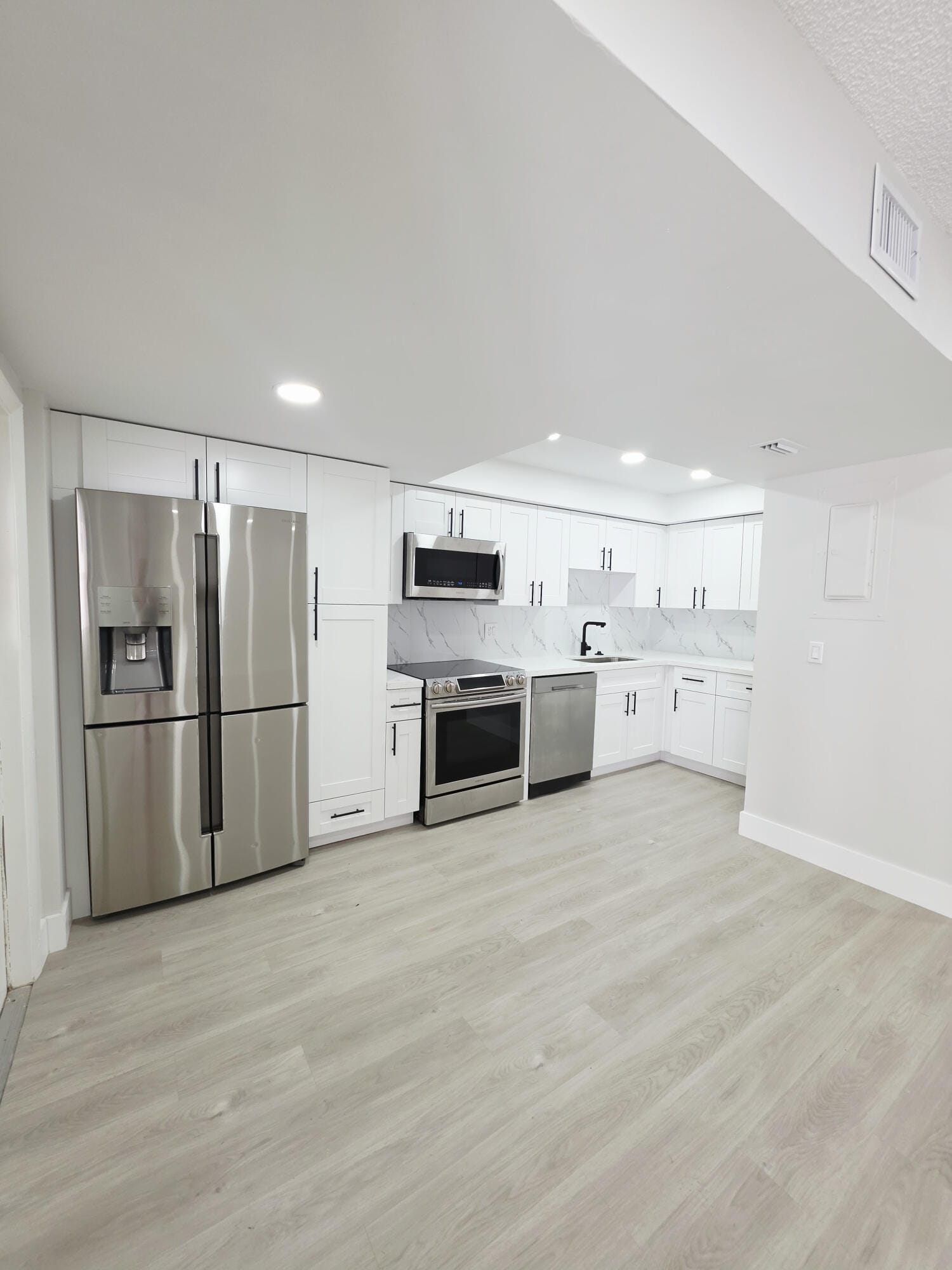 8090 NW 12th Street D, Margate, FL 33063 photo 4