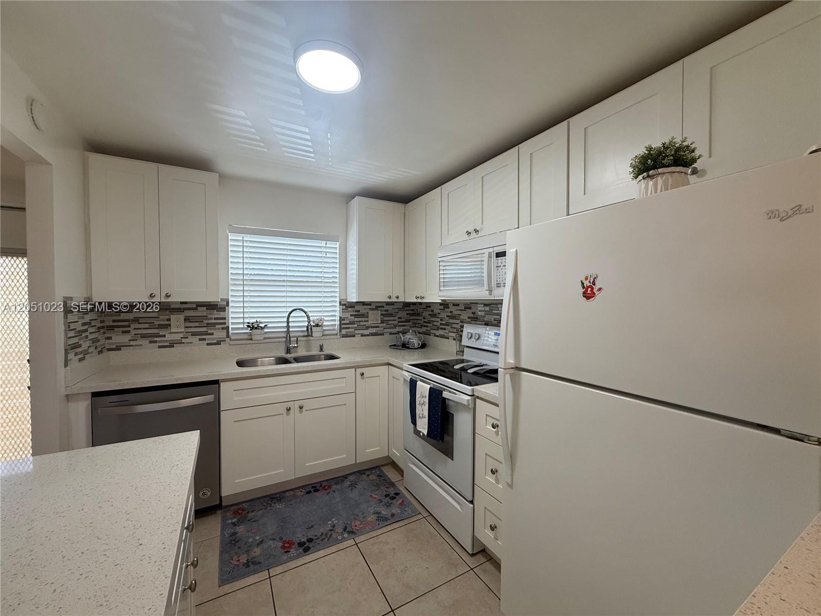 9540 Sunrise Lakes Boulevard 208 — photo 4