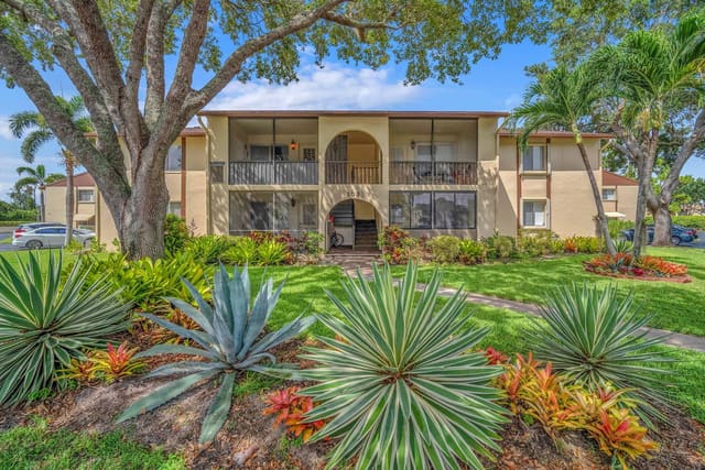 103 Lake Pine Circle A-2, Greenacres, FL 33463