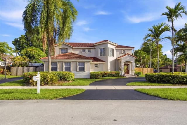 11980 SW 99th Street, Cristinas Place, Miami, FL