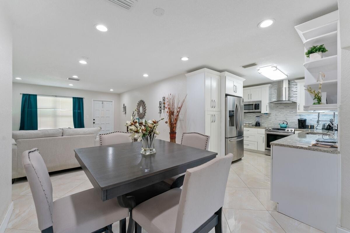 4184 NW 52nd Avenue, Lauderdale Lakes, FL 33319 photo 8