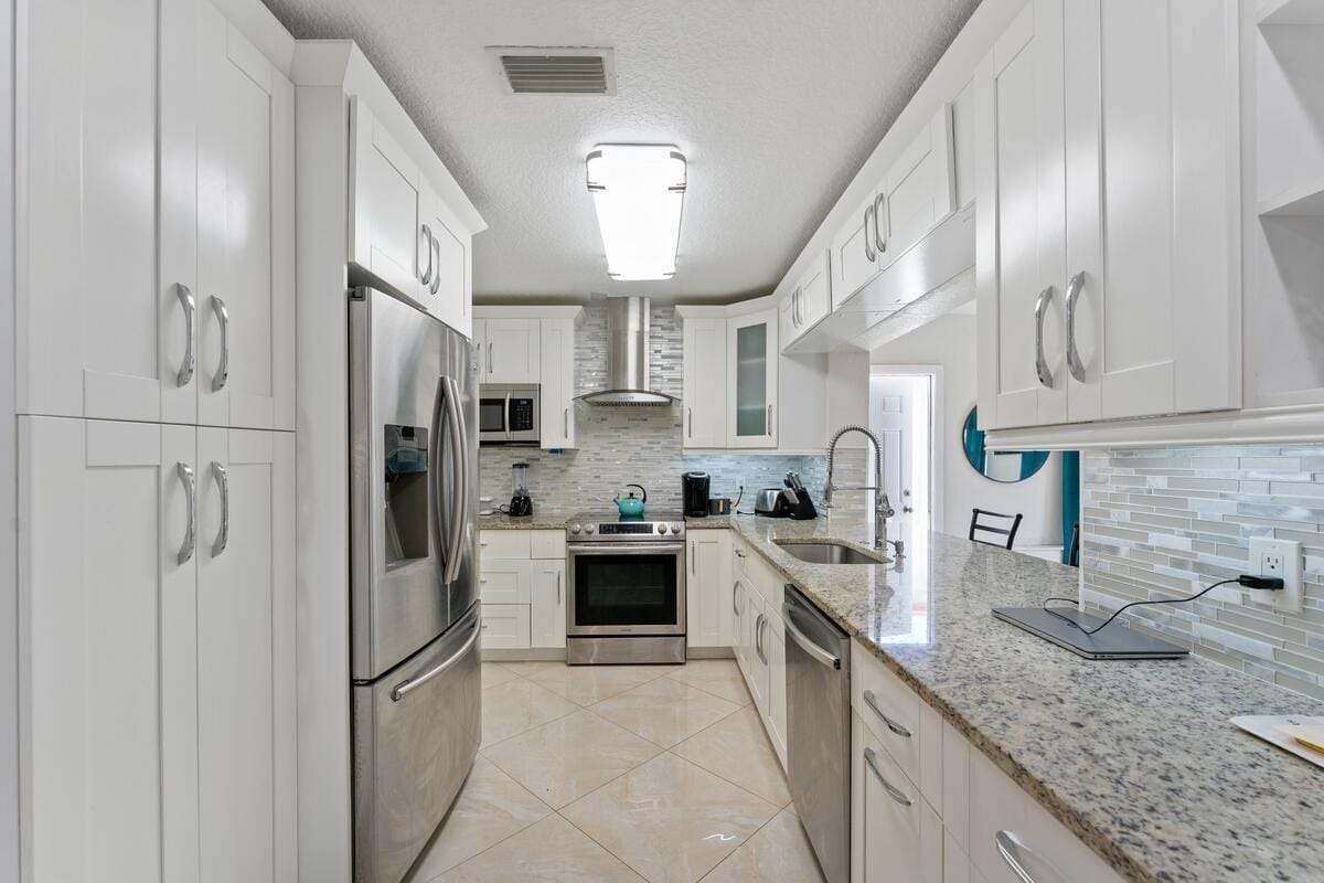 4184 NW 52nd Avenue, Lauderdale Lakes, FL 33319 photo 9