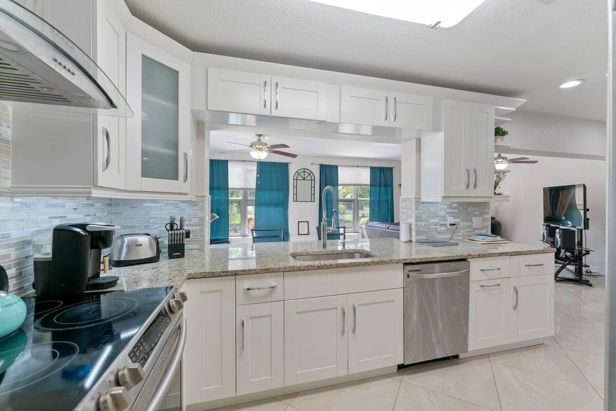 4184 NW 52nd Avenue, Lauderdale Lakes, FL 33319 photo 10