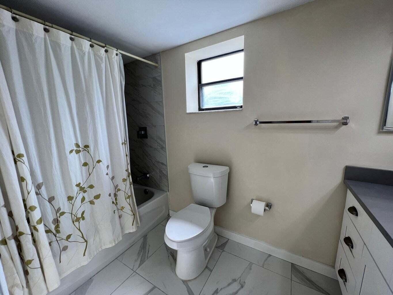 1900 N Congress Avenue 403 — photo 3