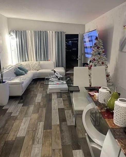 Pending home at 2125 NW 126th Street, Miami, FL 33167