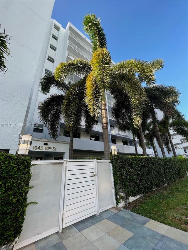 1045 10th Street 902, Miami Beach, FL 33139