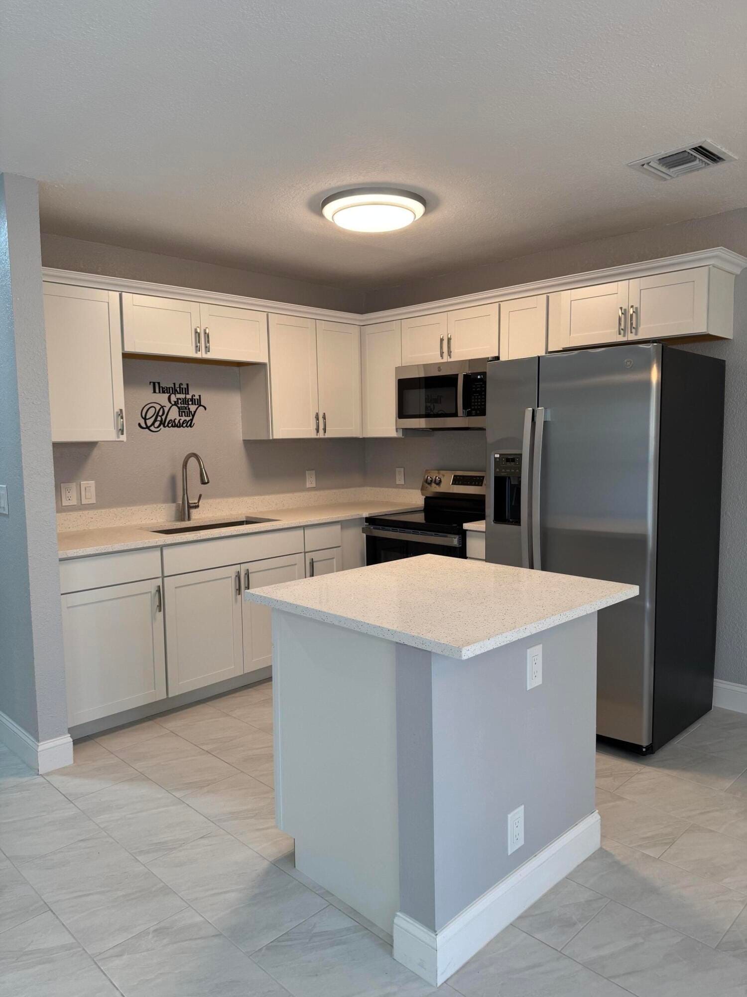 1321 W 3rd Street — photo 6