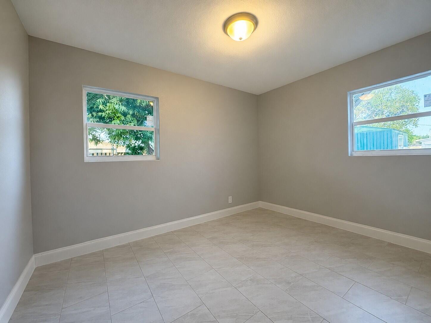 1321 W 3rd Street — photo 7