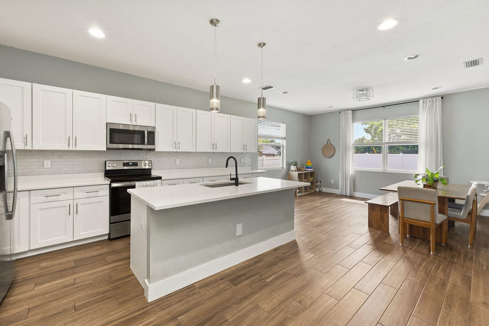601 SW S Quick Circle — photo 5