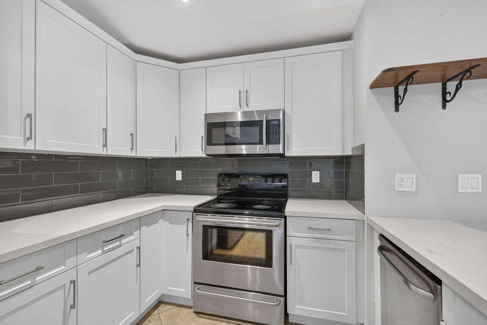 3076 S Oakland Forest Drive 503, Oakland Park, FL 33309 photo 4
