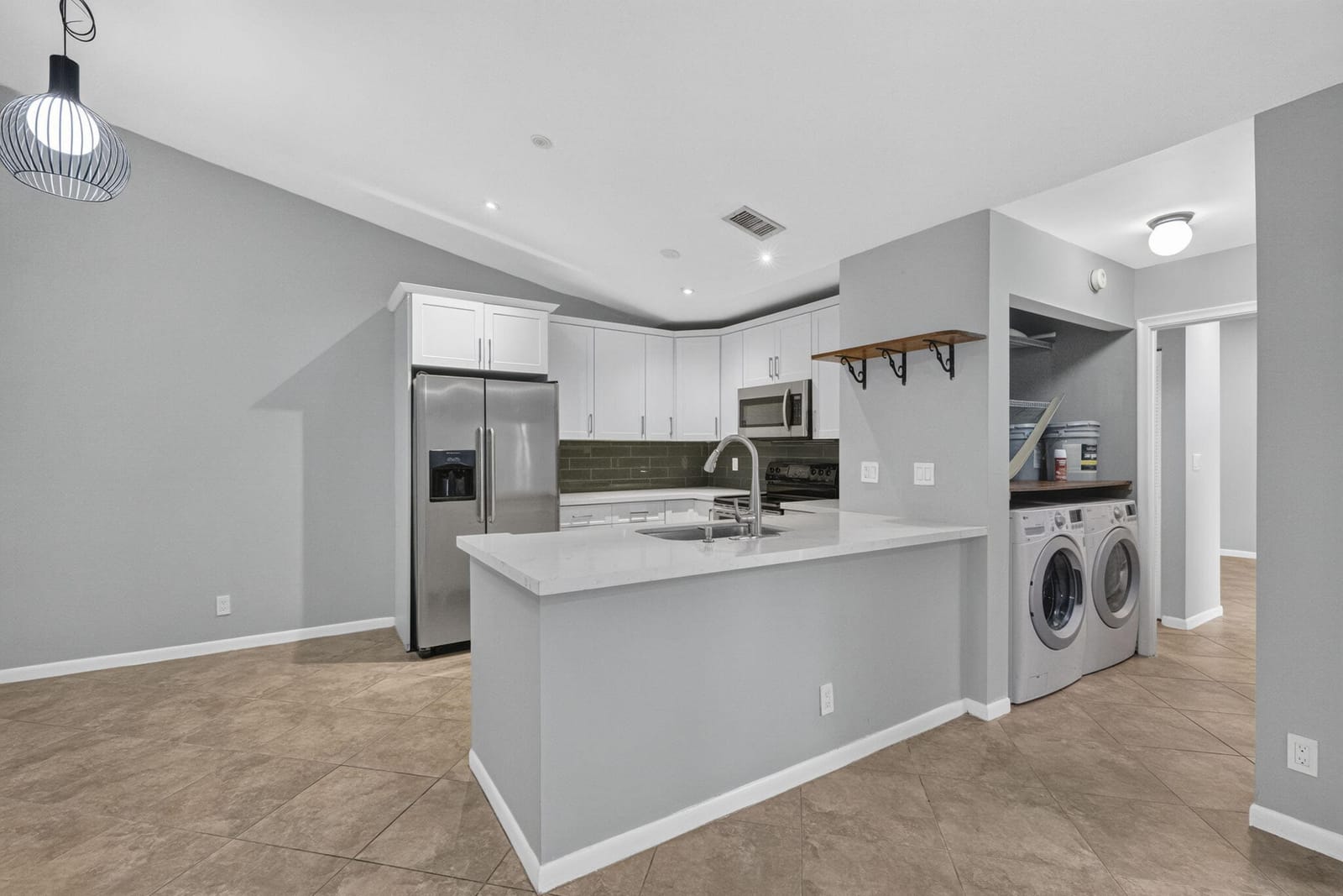 3076 S Oakland Forest Drive 503, Oakland Park, FL 33309 photo 5