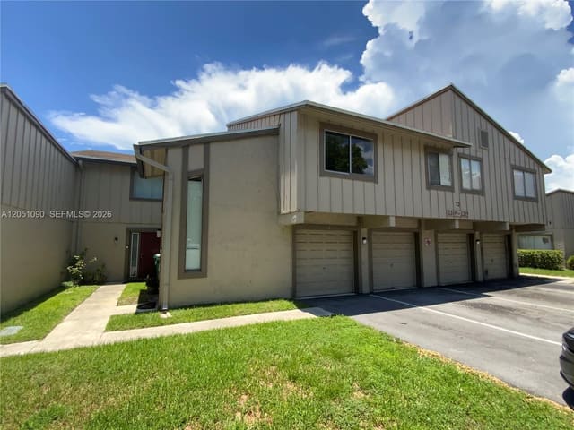 2215 NW 59th Avenue 72-E, Lauderhill, FL 33313
