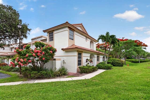 3320 Deer Creek Alba Circle, Deerfield Beach, FL 33442