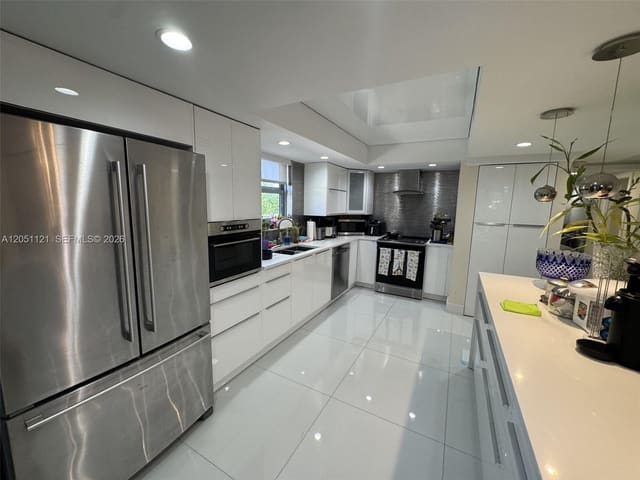 1912 S Ocean Drive 2C, Malaga Towers, Hallandale Beach, FL