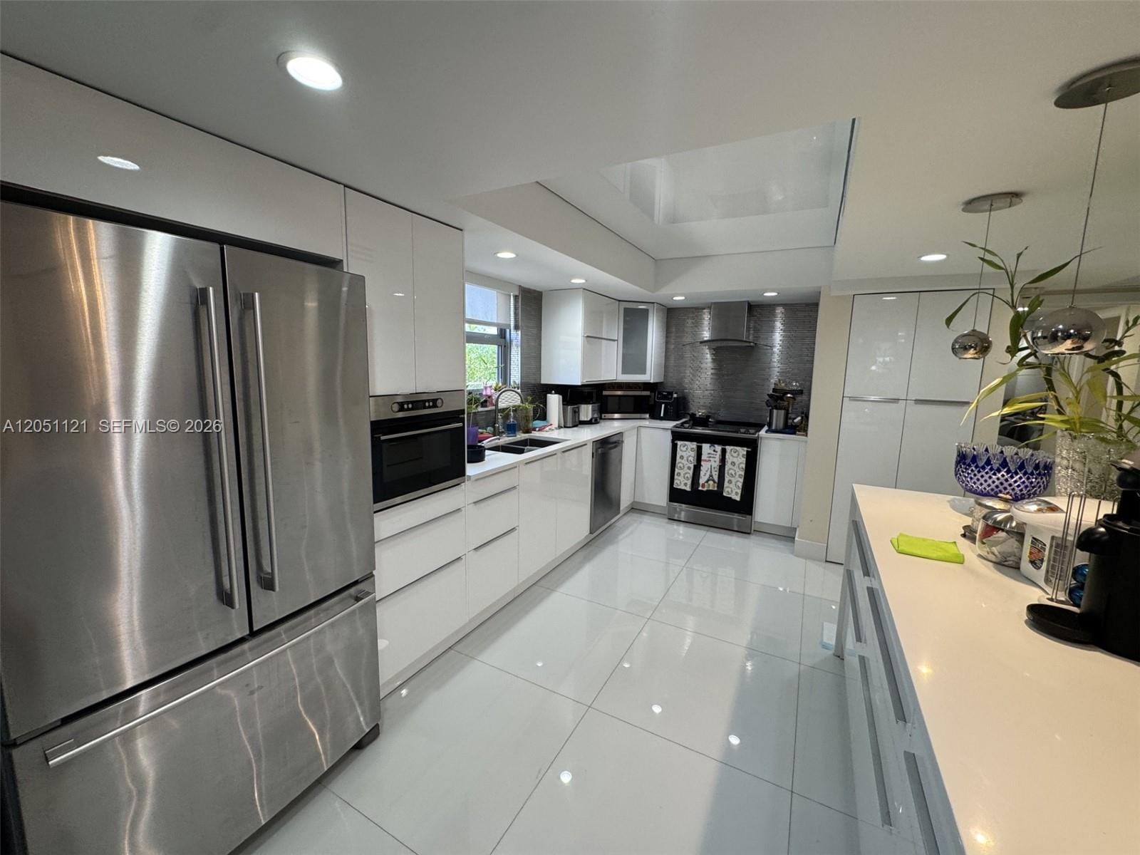 1912 S Ocean Drive 2C, Hallandale Beach, FL 33009