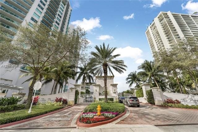 19400 Turnberry Way 321, Aventura, FL 33180