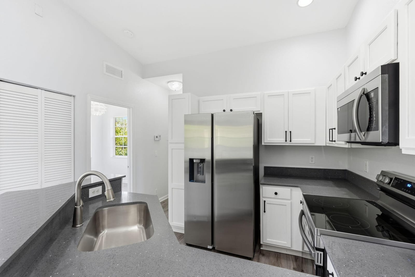 3261 Scarletta Drive — photo 6