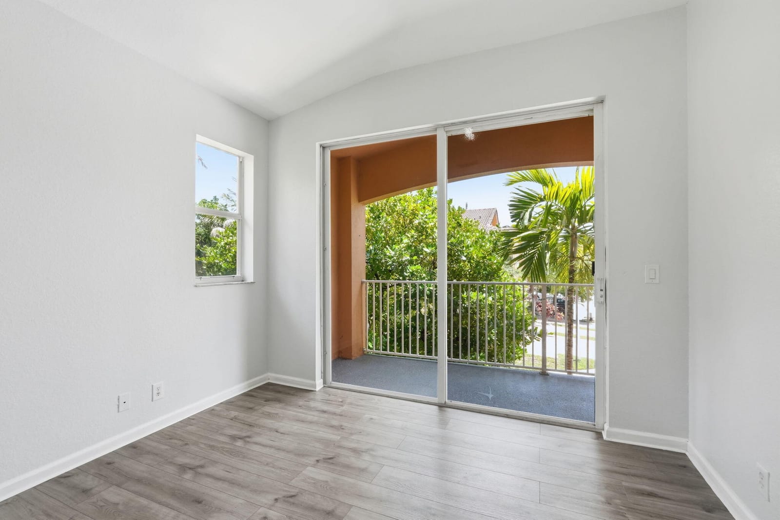 3261 Scarletta Drive — photo 9