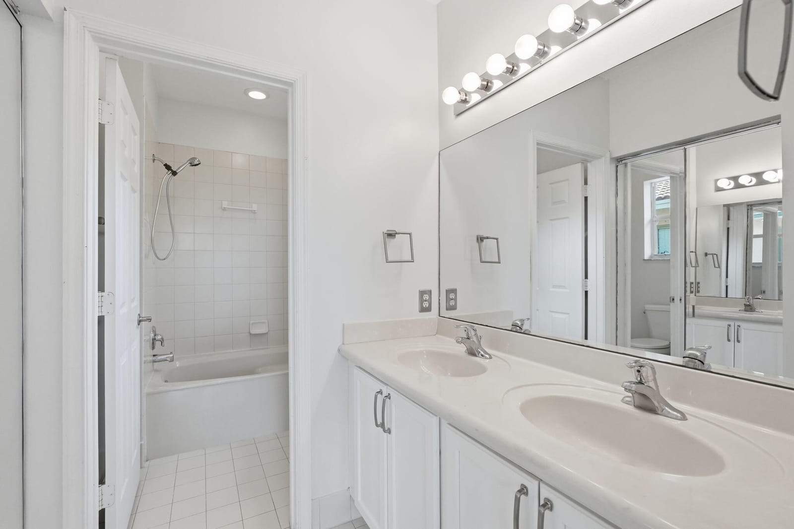 3261 Scarletta Drive — photo 10
