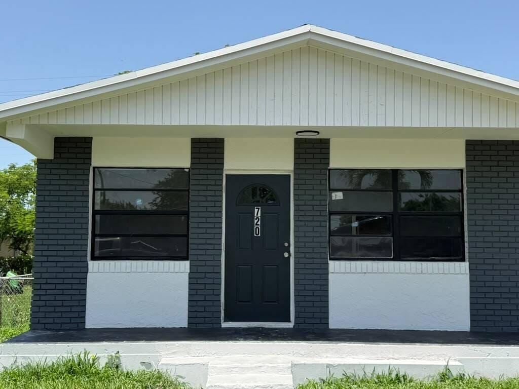 720 Rickey Jackson Boulevard, Pahokee, FL 33476