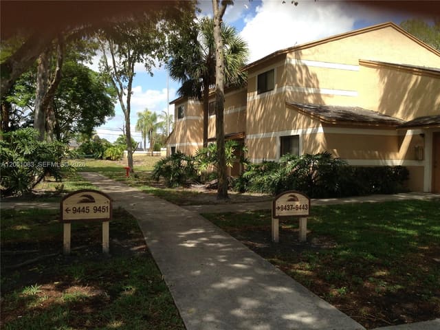 9441 N Palm Circle N 0, Pembroke Pines, FL 33025