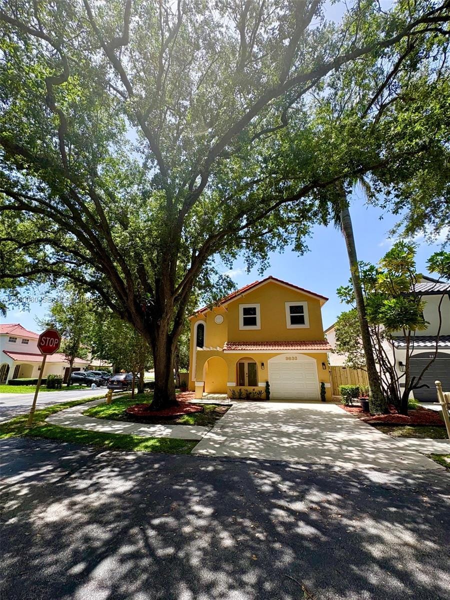 9833 NW 5th Court, Plantation, FL 33324