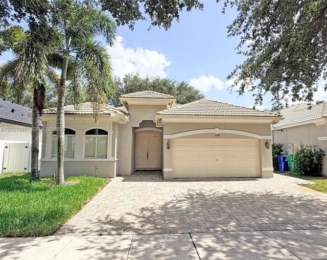 13394 SW 32nd Street, sold in Pod 9 At Monarch Lakes, Miramar, FL