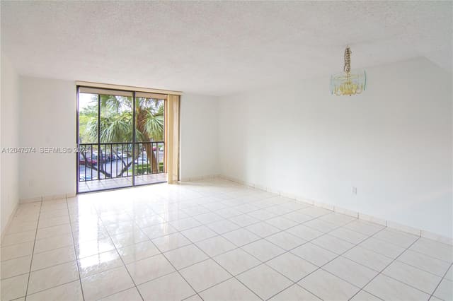 8600 SW 133rd Ave Road 320, Miami, FL 33183