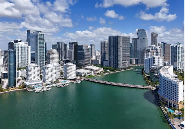 905 Brickell Bay Drive 1523, Miami, FL 33131