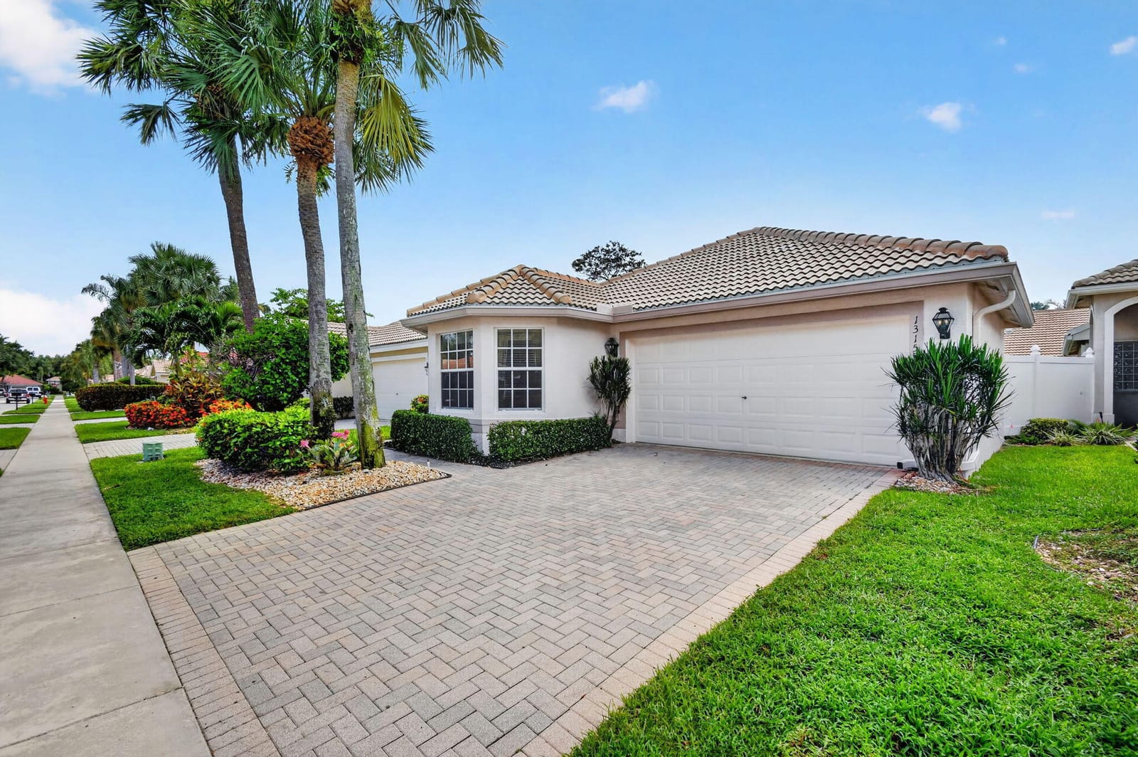 13153 La Sabina Drive — photo 2