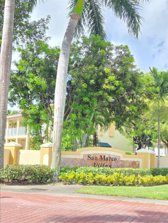 6900 NW 179 Street 1061, Hialeah, FL 33015