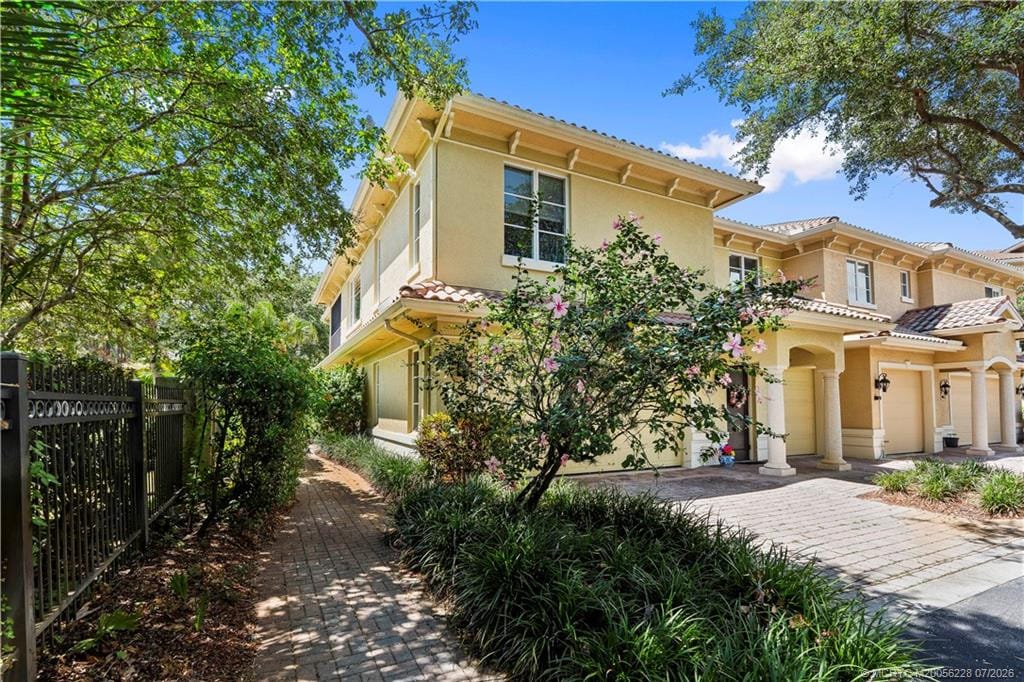986 SE Willoughby Trace 1-4 — photo 3