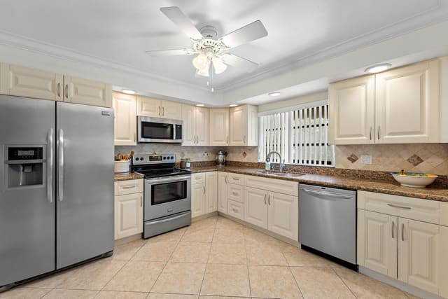 4863 Hawkwood Road B, Boynton Beach, FL 33436