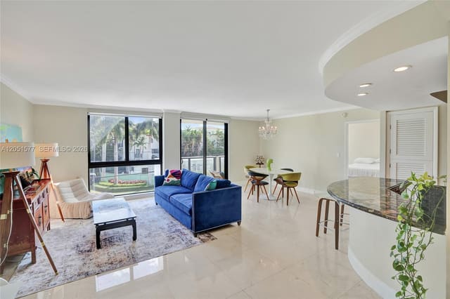 9800 W Bay Harbor Drive 309, Bay Harbor Islands, FL 33154