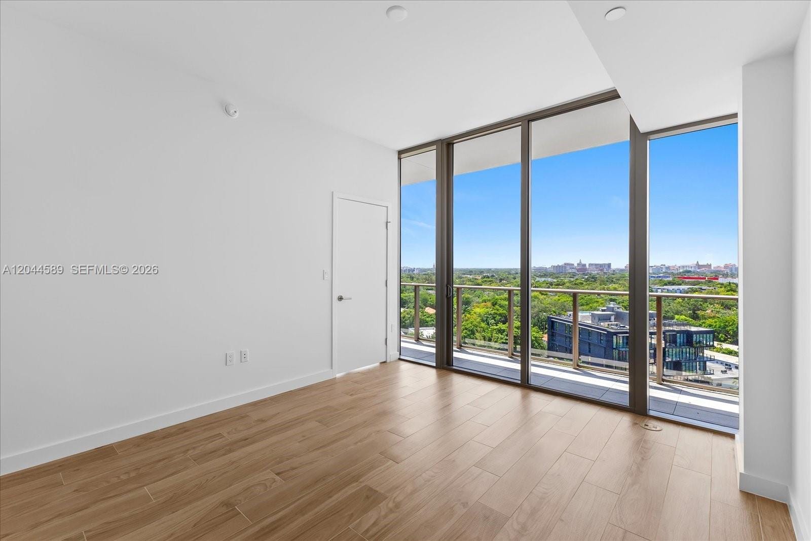 2678 Tigertail Avenue 1001 — photo 8