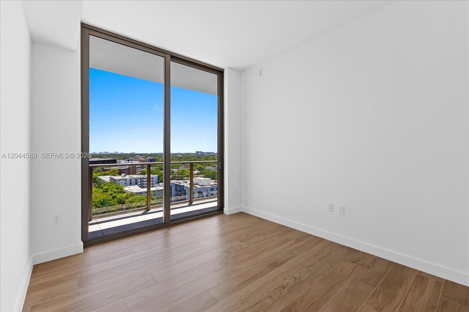 2678 Tigertail Avenue 1001 — photo 10