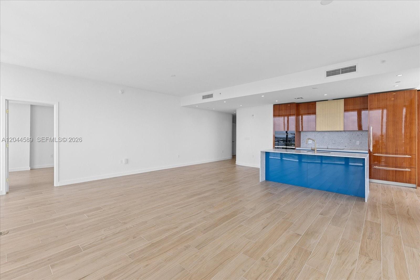 2678 Tigertail Avenue 1001 — photo 2