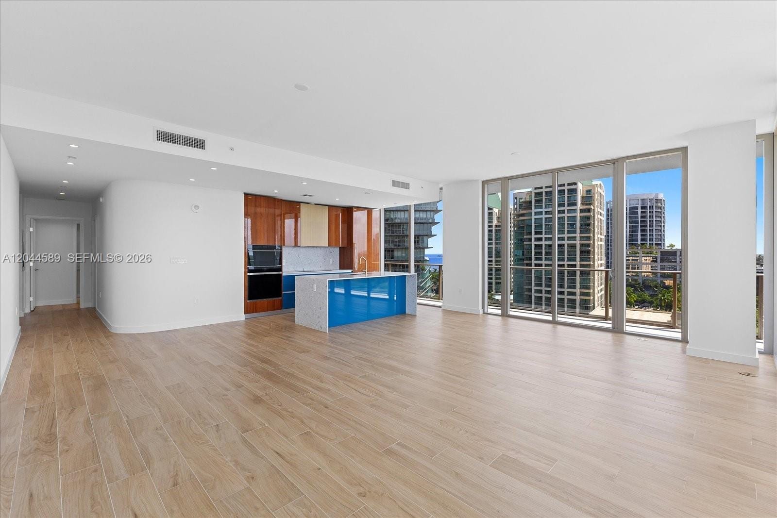 2678 Tigertail Avenue 1001 — photo 3
