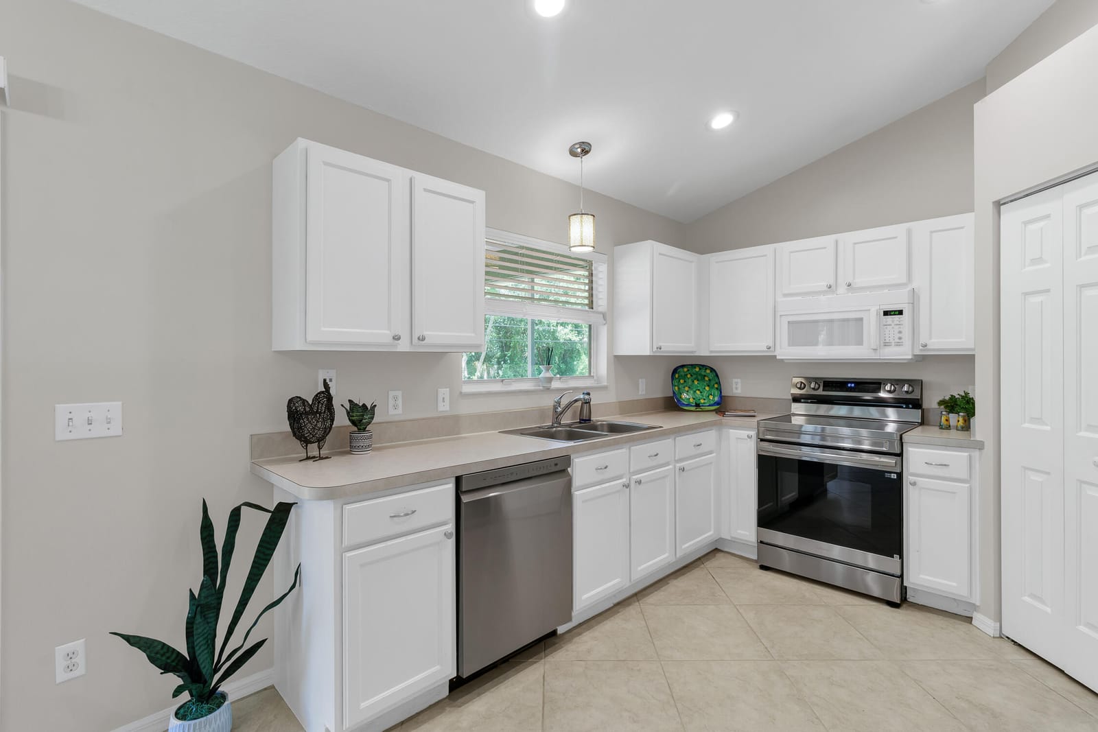 2735 47th Avenue, Vero Beach, FL 32966 photo 18