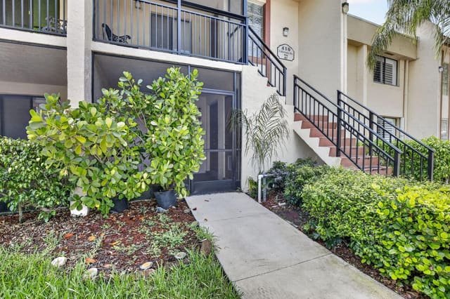410 Lakeview Drive 103, Racquet Club Apartments At, Weston, FL