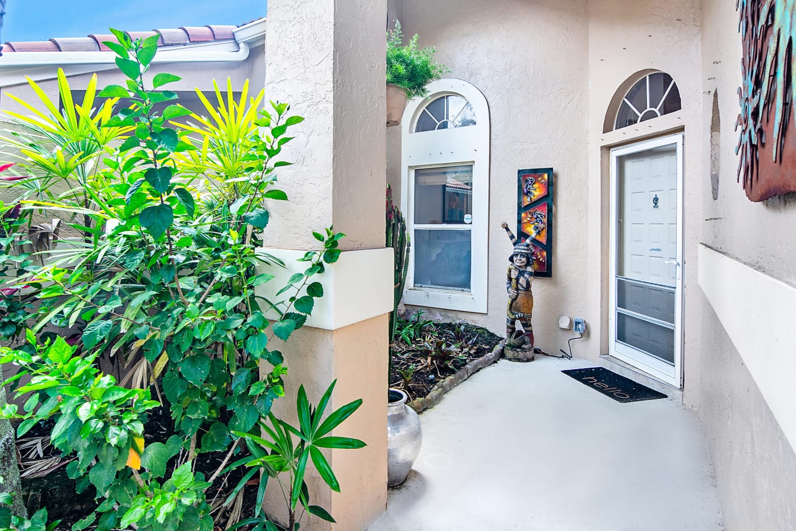 2102 Mahogany Place — photo 2