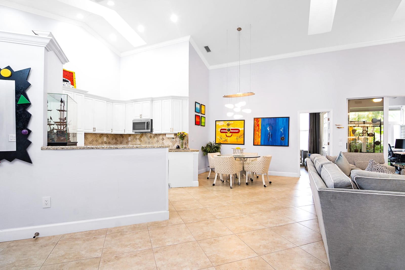2102 Mahogany Place — photo 3
