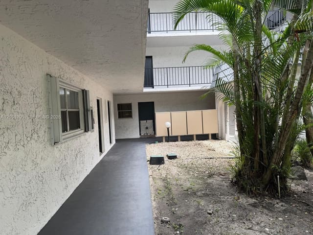 3280 Spanish Moss Terrace 110, Garden Lakes Of Inverrary, Lauderhill, FL
