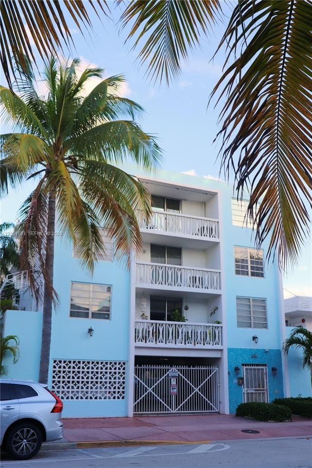 335 Collins Avenue 203, Collins View, Miami Beach, FL