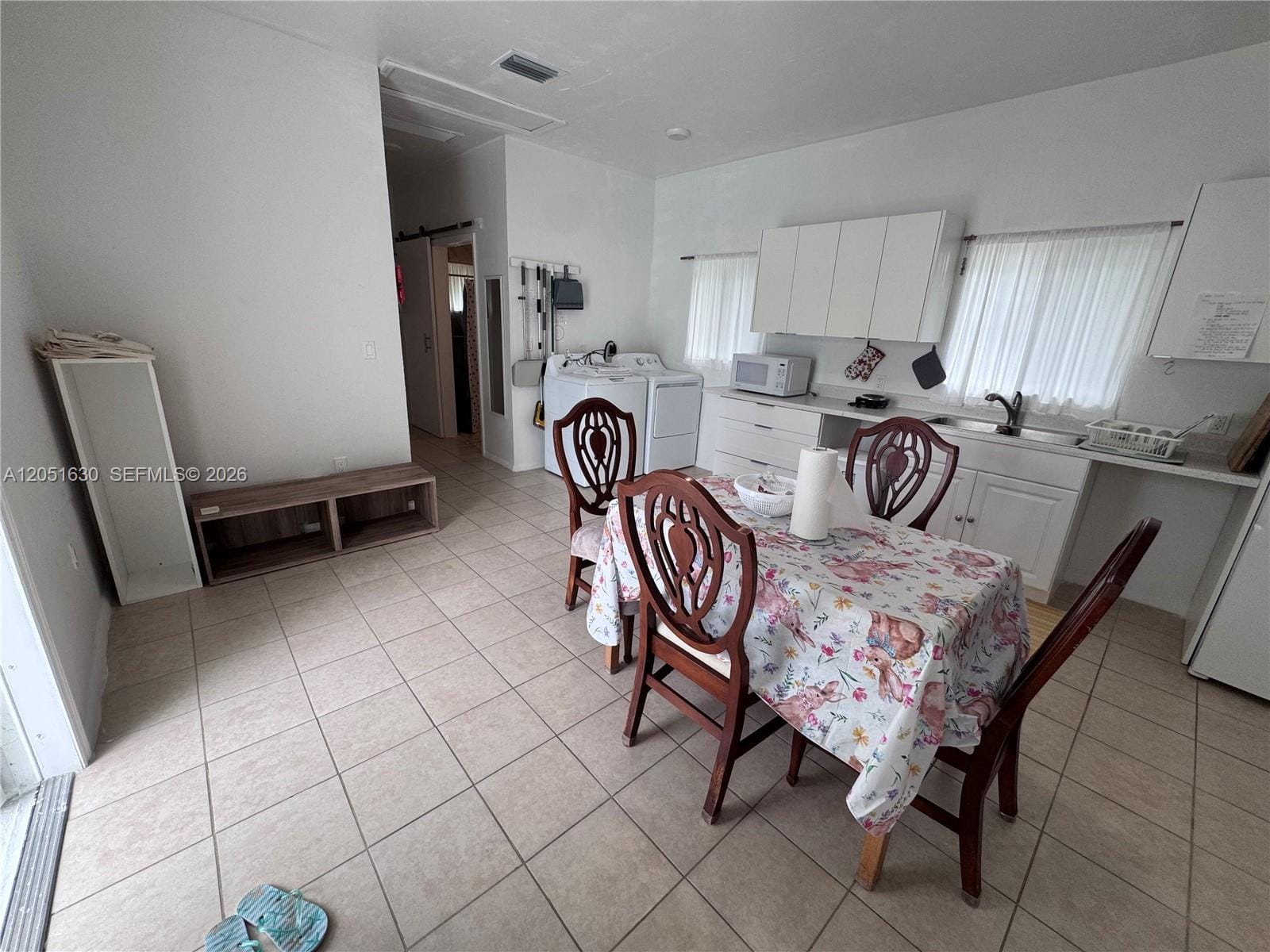 1239 N Victoria Park Road COTTAGE — photo 4