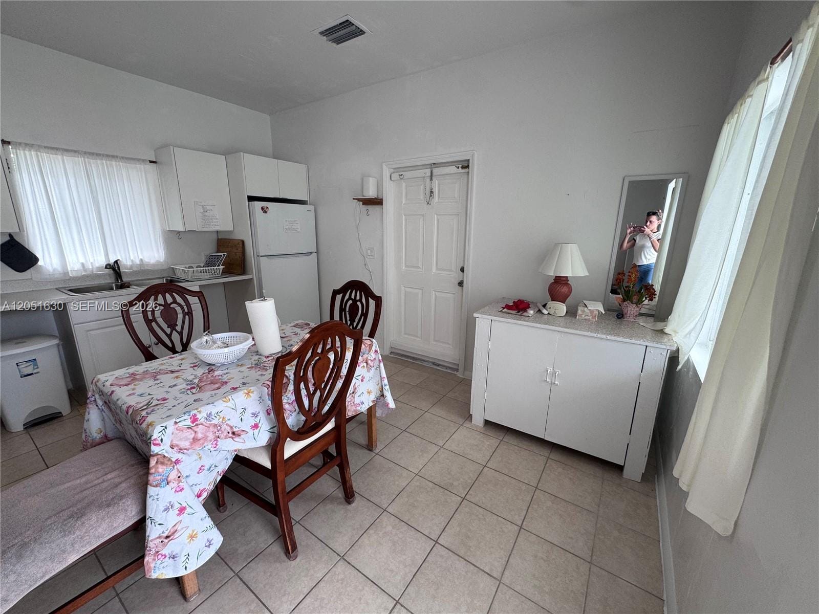 1239 N Victoria Park Road COTTAGE — photo 5