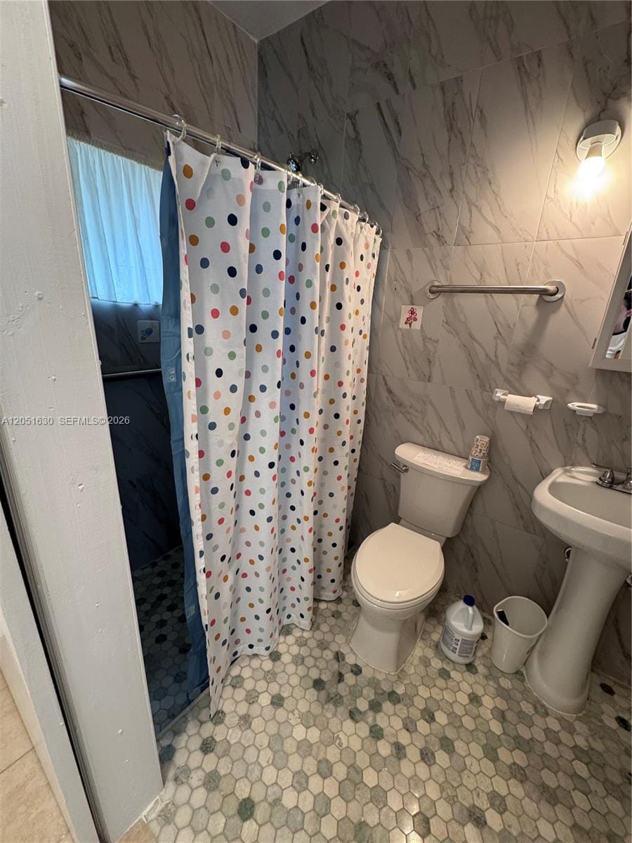 1239 N Victoria Park Road COTTAGE — photo 10